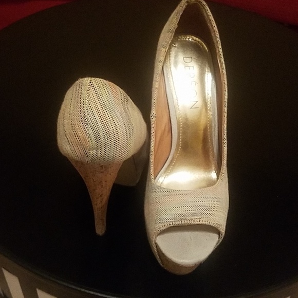 Pumps - Picture 1 of 8